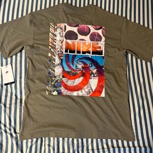 Nike Men's Artistic Graphic Tee - Olive